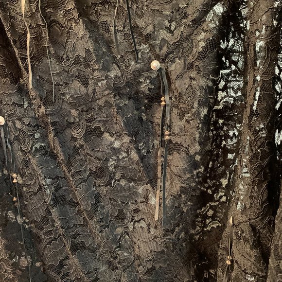 black lace tiered skirt with leather and bead ties one size great condition - Picture 5 of 8